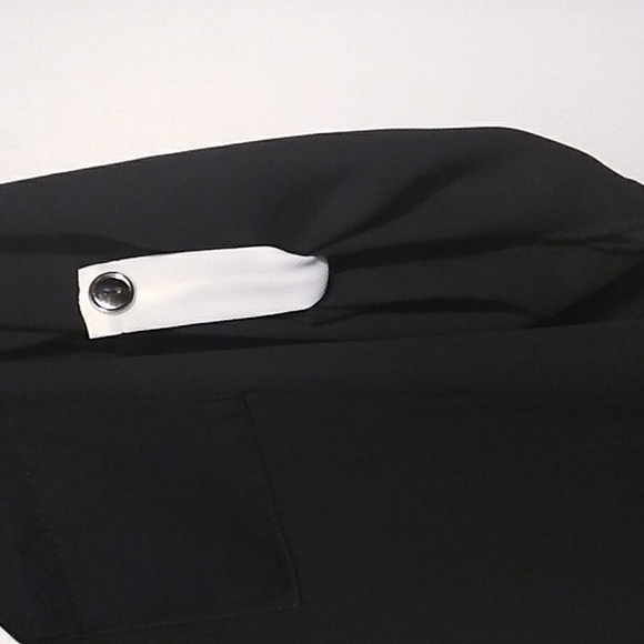 Nwt Black and white blouse - Picture 4 of 6